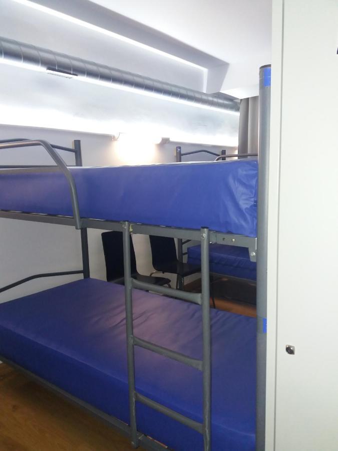 Albergue Monterrey ซานติอาโก เด กอมโปสเตลา ภายนอก รูปภาพ