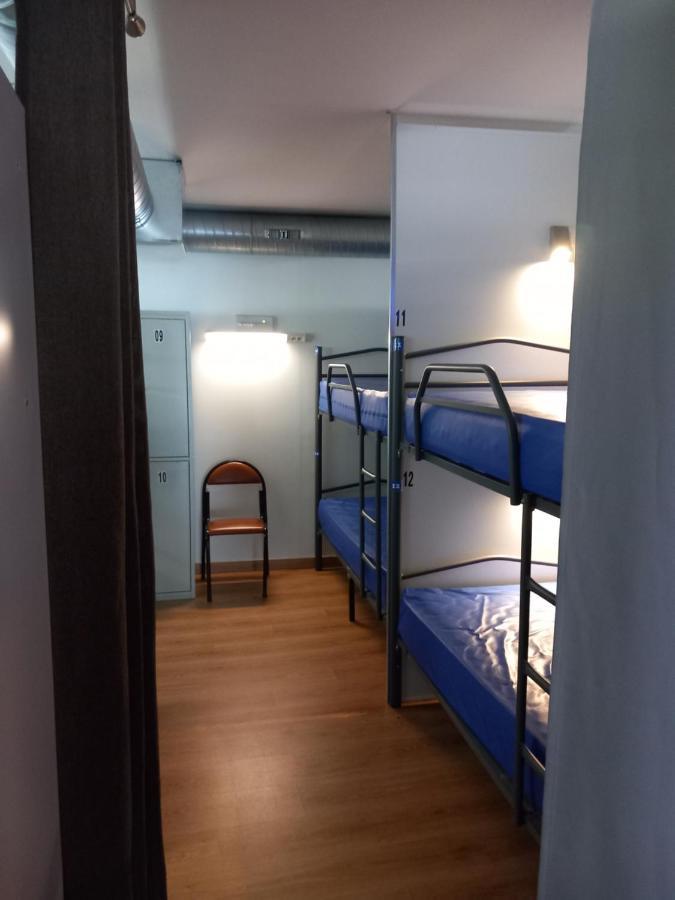 Albergue Monterrey ซานติอาโก เด กอมโปสเตลา ภายนอก รูปภาพ