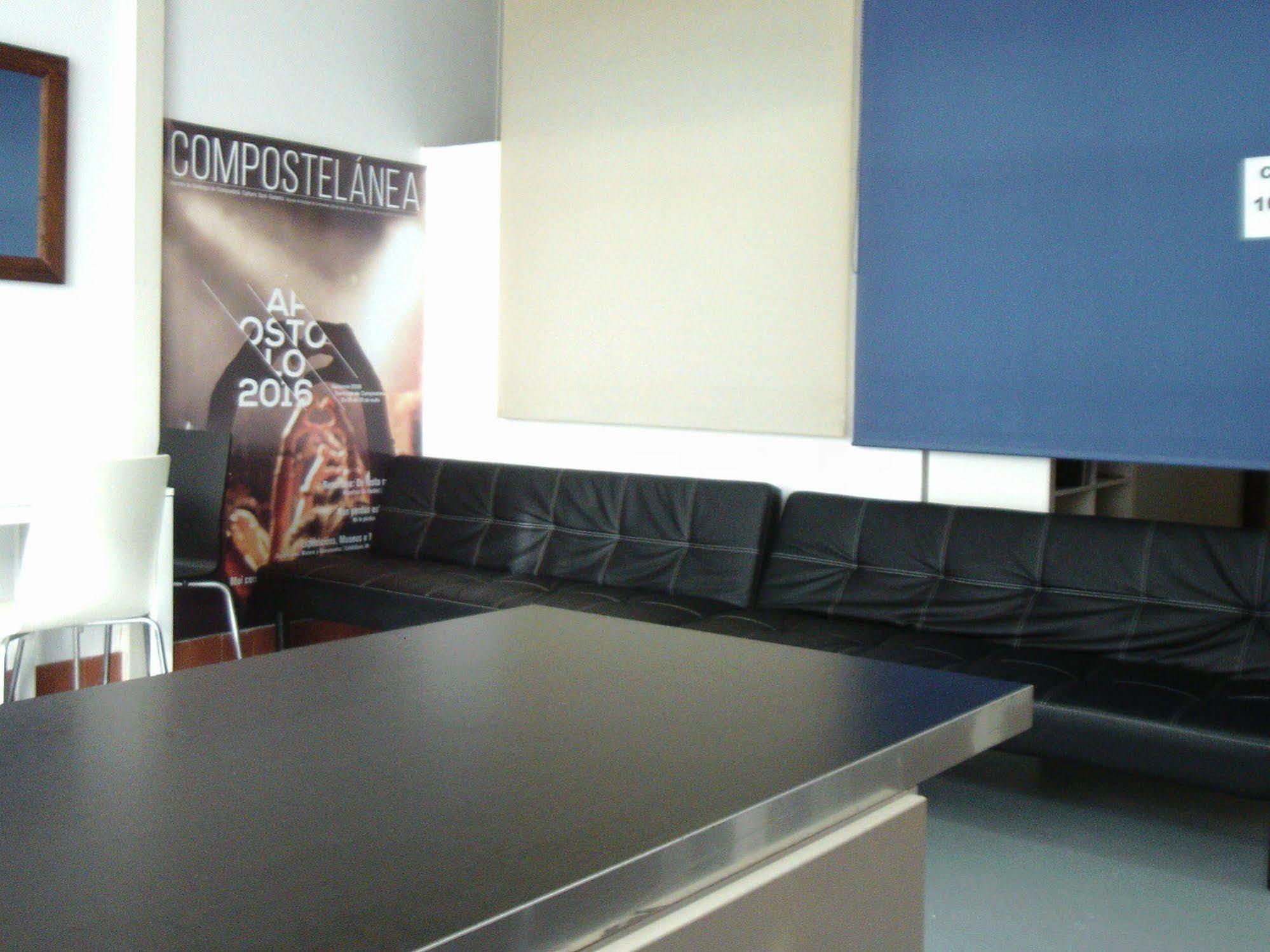 Albergue Monterrey ซานติอาโก เด กอมโปสเตลา ภายนอก รูปภาพ