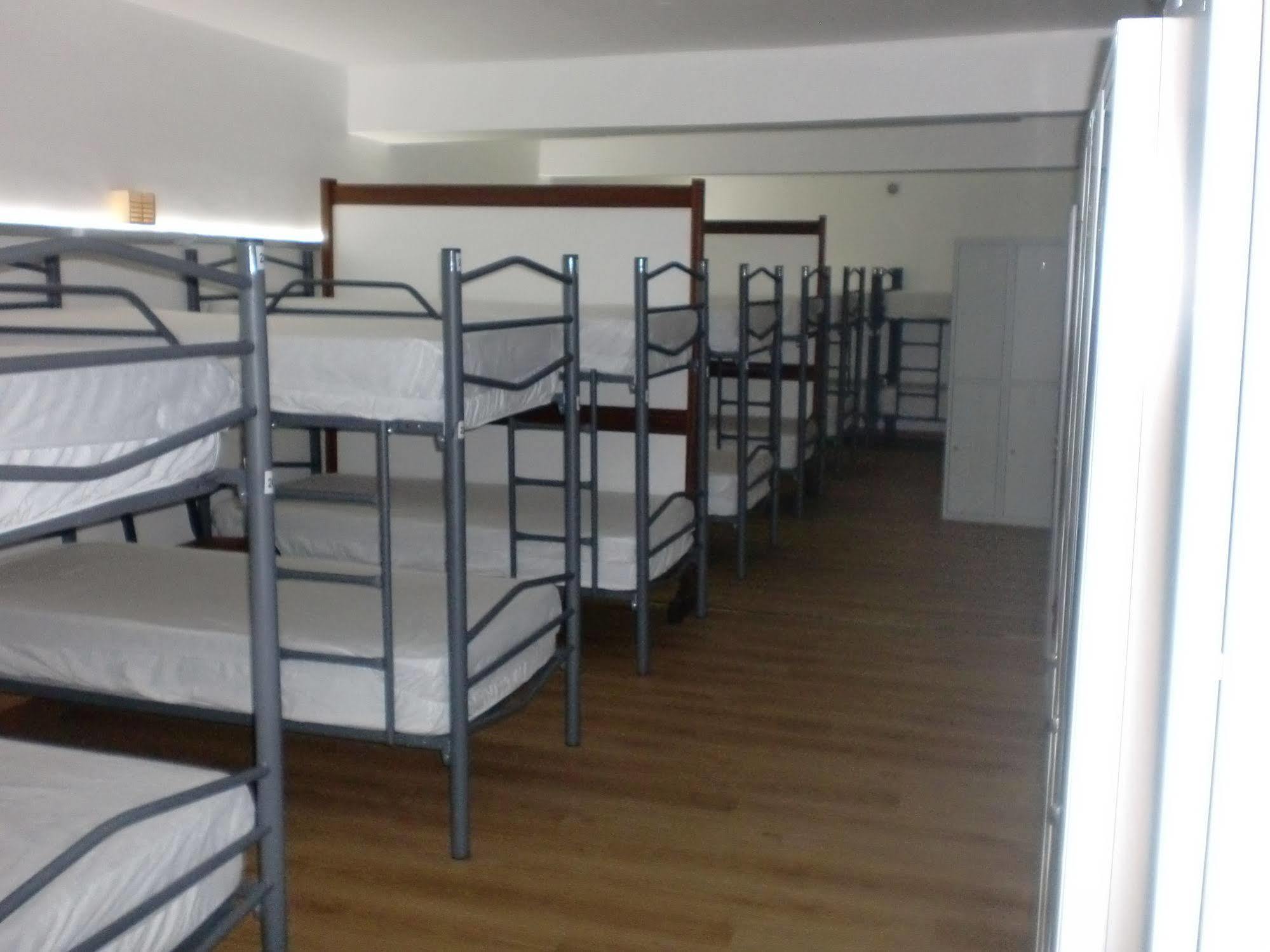 Albergue Monterrey ซานติอาโก เด กอมโปสเตลา ภายนอก รูปภาพ